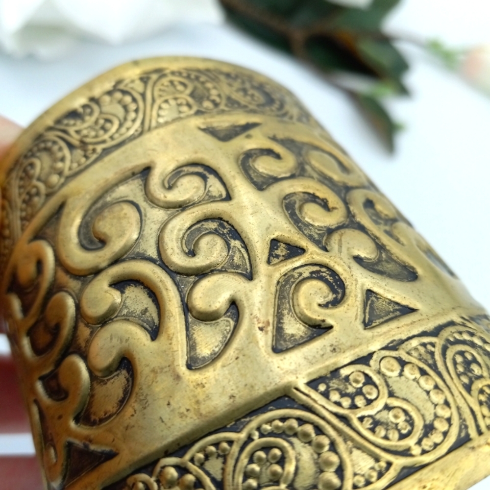 Vintage Etched Brass Open Cuff Wide Bangle Boho - Picture 8 of 9